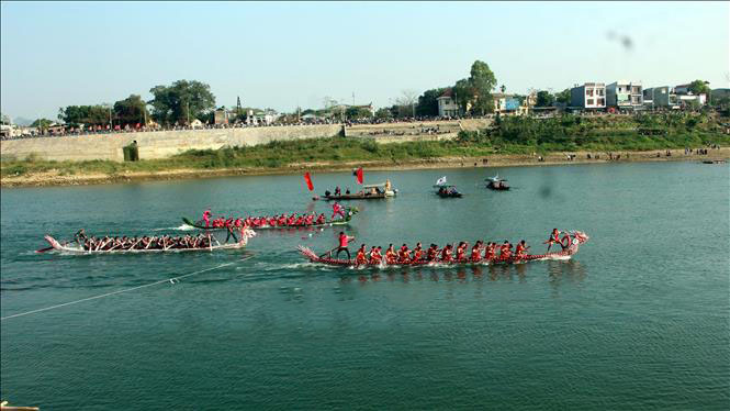 Lo River Boat Racing Festival – A Cultural Beauty of Spring